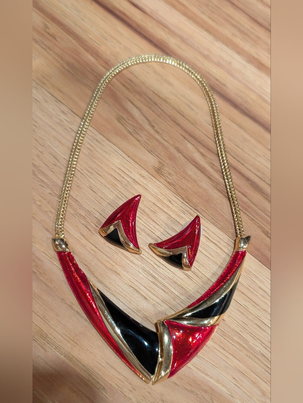 Source Unknown Gold-Tone Necklace and Earring Set with Red and Black Enamel